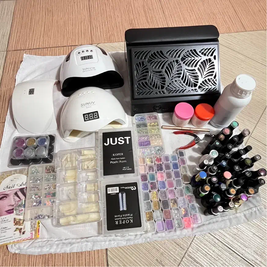 لوازم کاشت ناخن|آرایشگاه و سالن‌های زیبایی|رشت, نامجو|دیوار