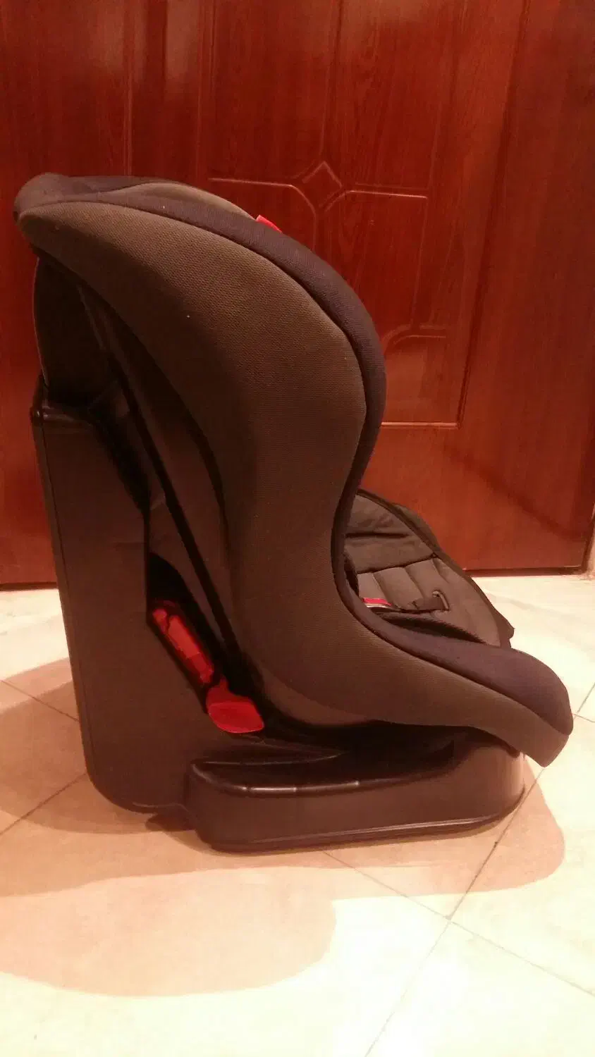 صندلی ماشین کودک مدل ضامن|تخت و صندلی بچه|رشت, رشتیان|دیوار