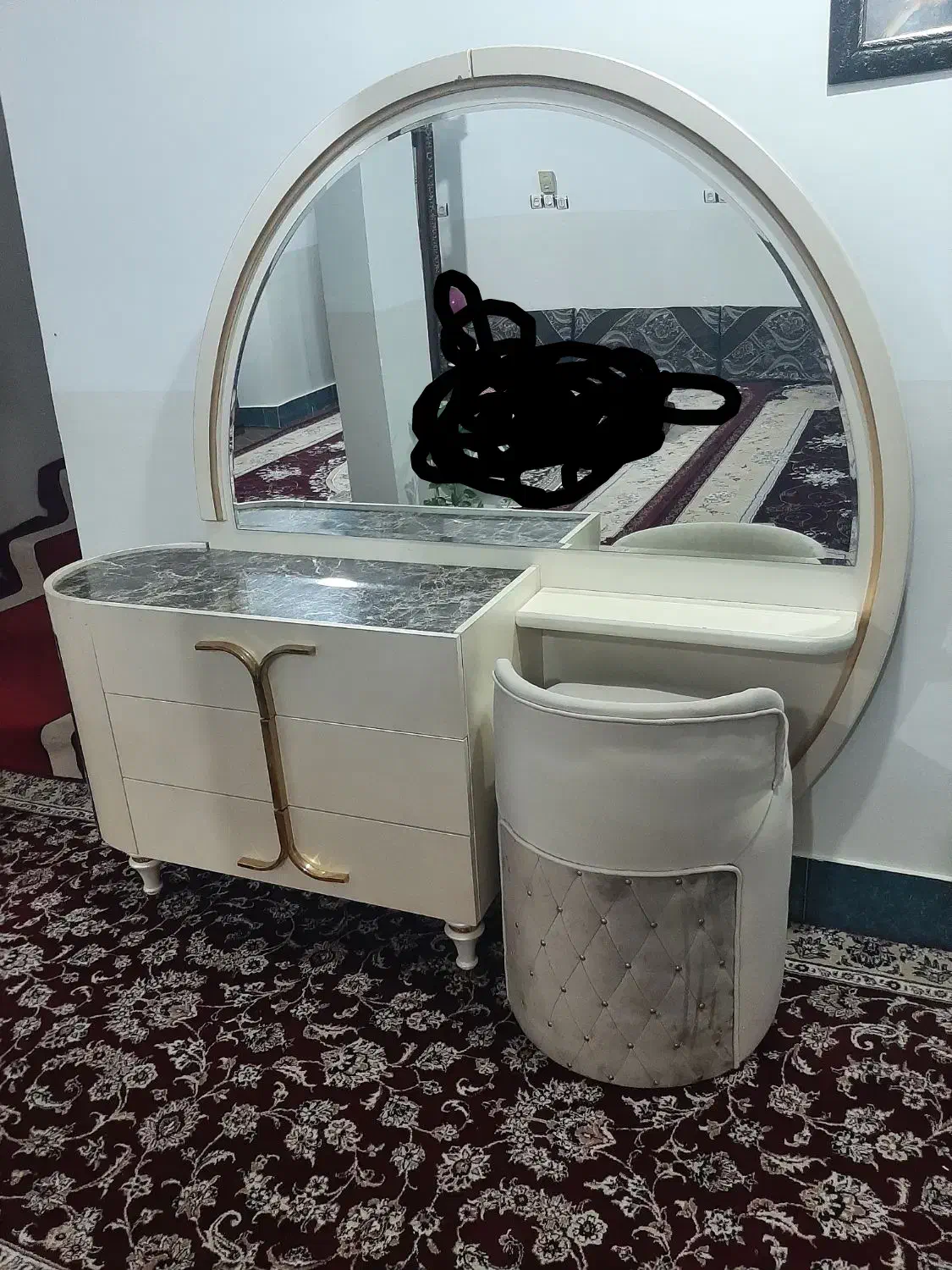 میز آرایشی|آینه|شبانکاره, |دیوار