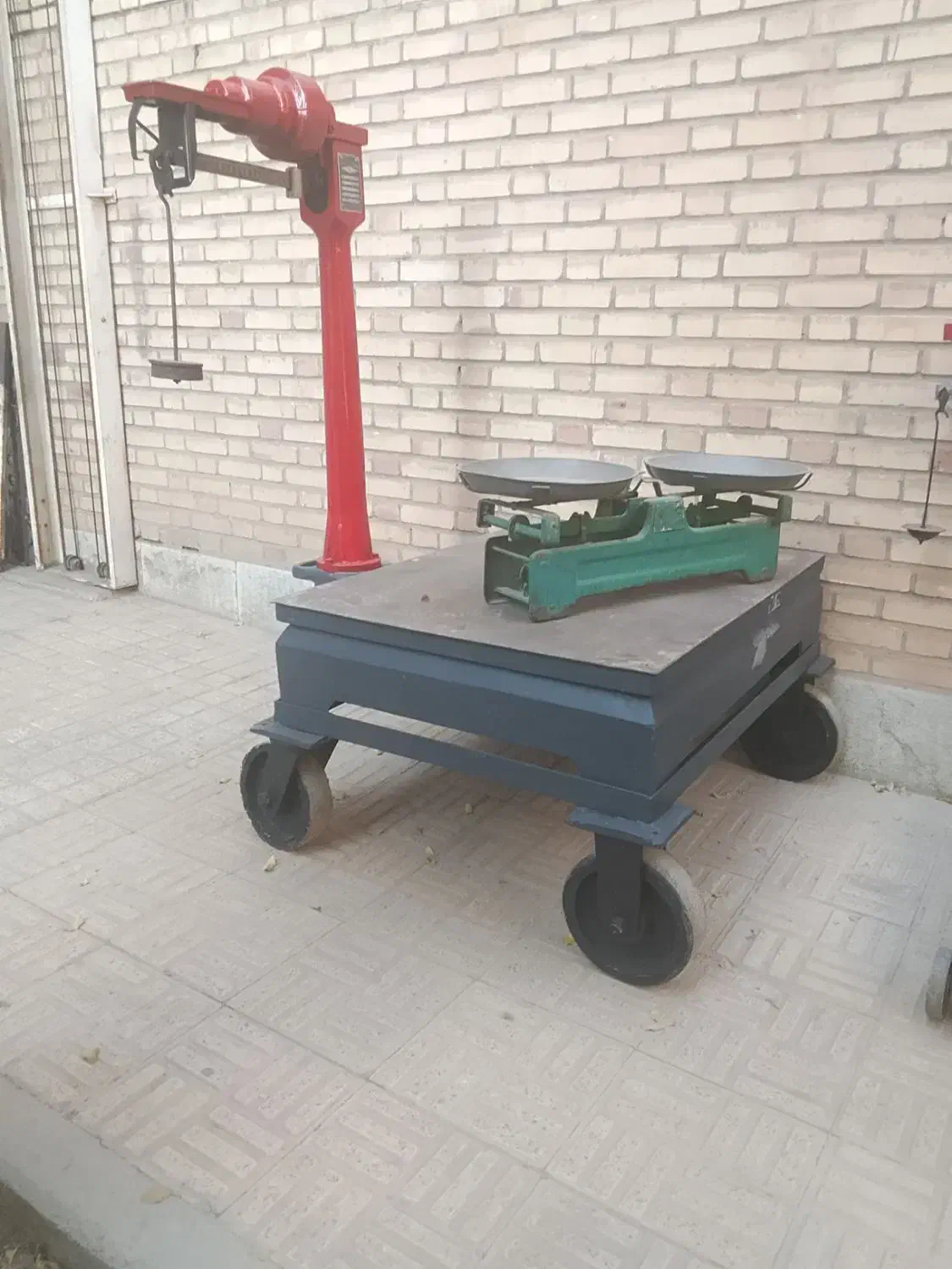 باسکول سنگی ۱۰۰ و ۳۰۰ و ۵۰۰ کیلویی|فروشگاه و مغازه|خمینیشهر, |دیوار