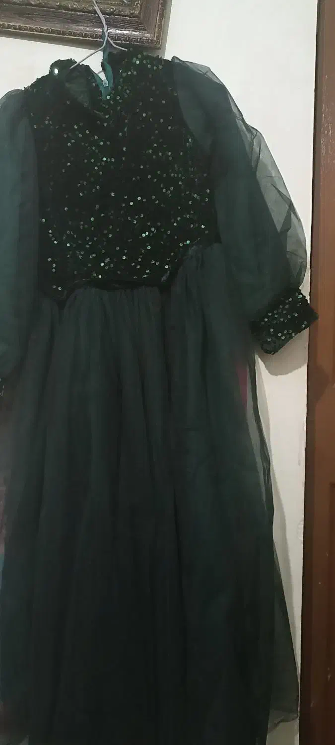 لباس مجلسی|لباس|نیمروز, |دیوار