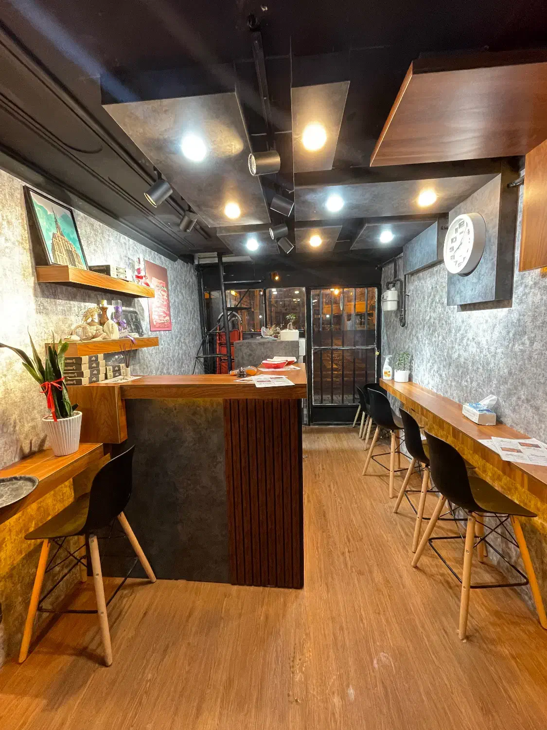 اجاره مغازه دوکله دور استخر|اجارهٔ مغازه و غرفه|لاهیجان, شیشه گران|دیوار