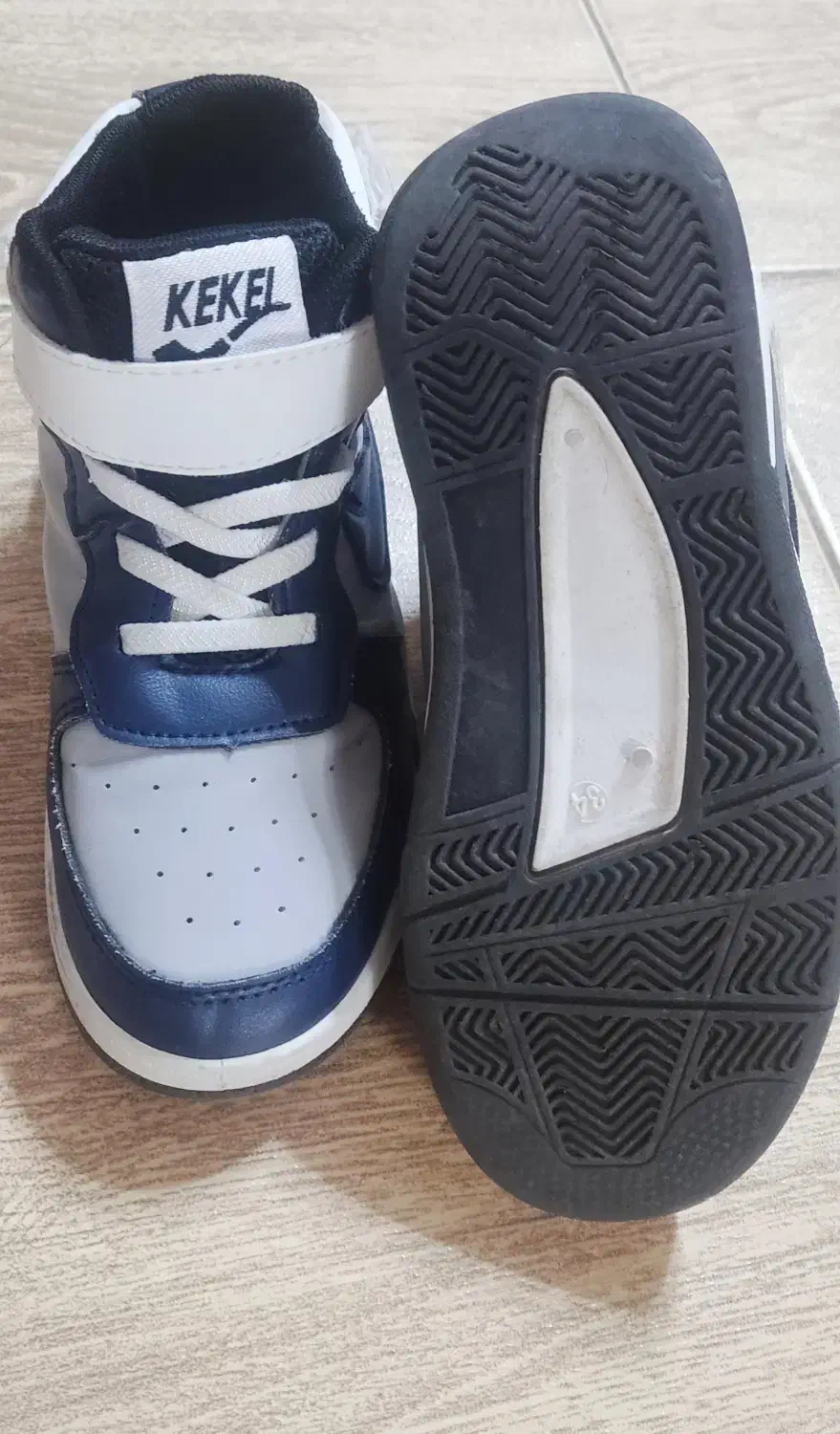 کفش ساق دار کاملا سالم و تمیز|کفش و لباس بچه|اصفهان, برازنده|دیوار