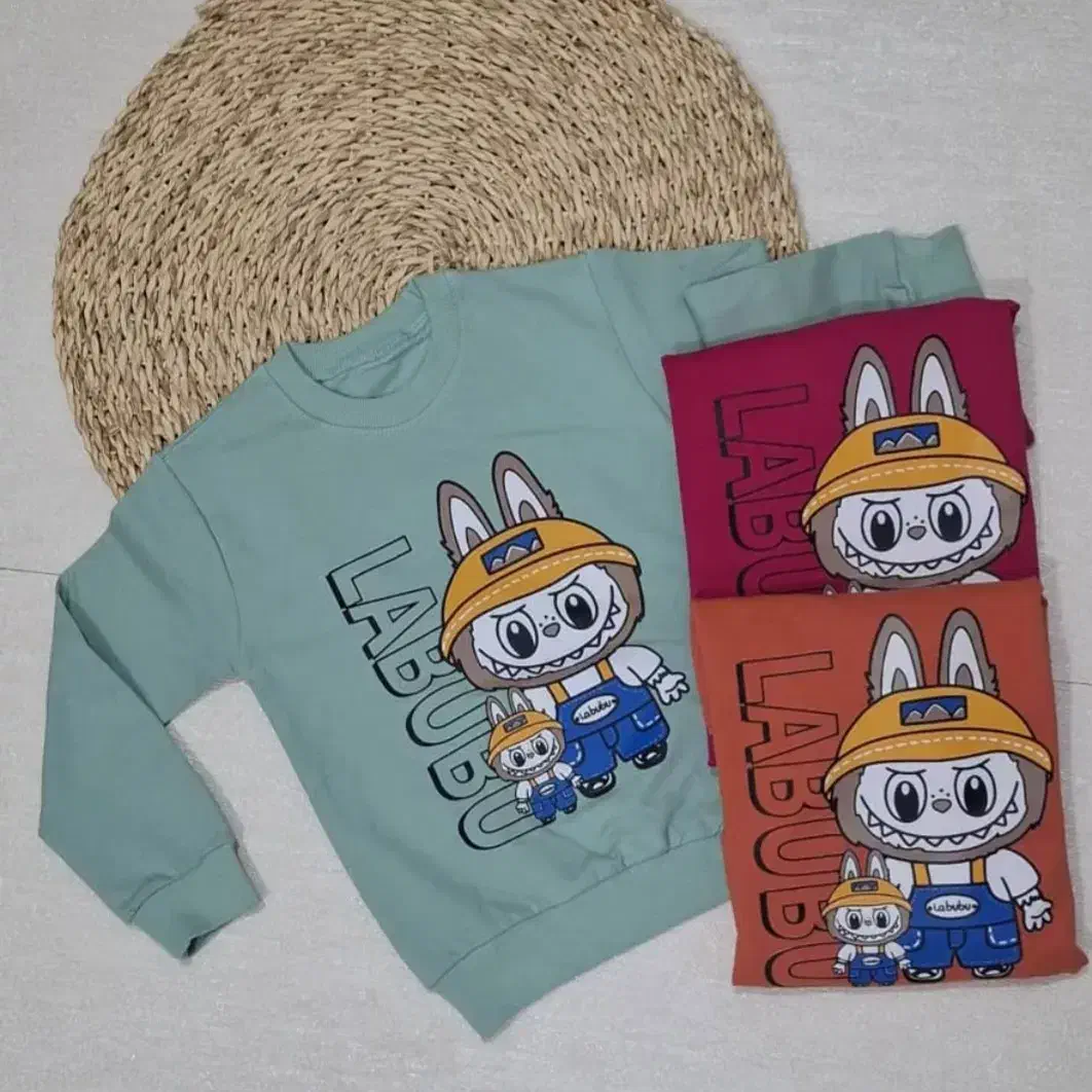 لباس بچگانه|کفش و لباس بچه|ساری, |دیوار