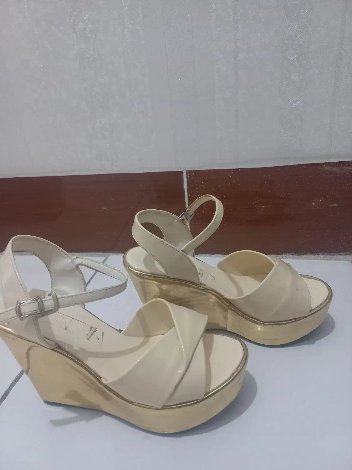 صندل|کیف، کفش، کمربند|زاهدان, |دیوار