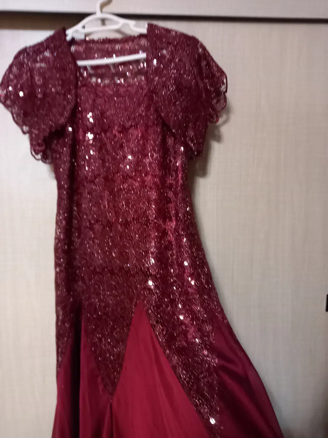 لباس مجلسی|لباس|رشت, نیکمرام|دیوار