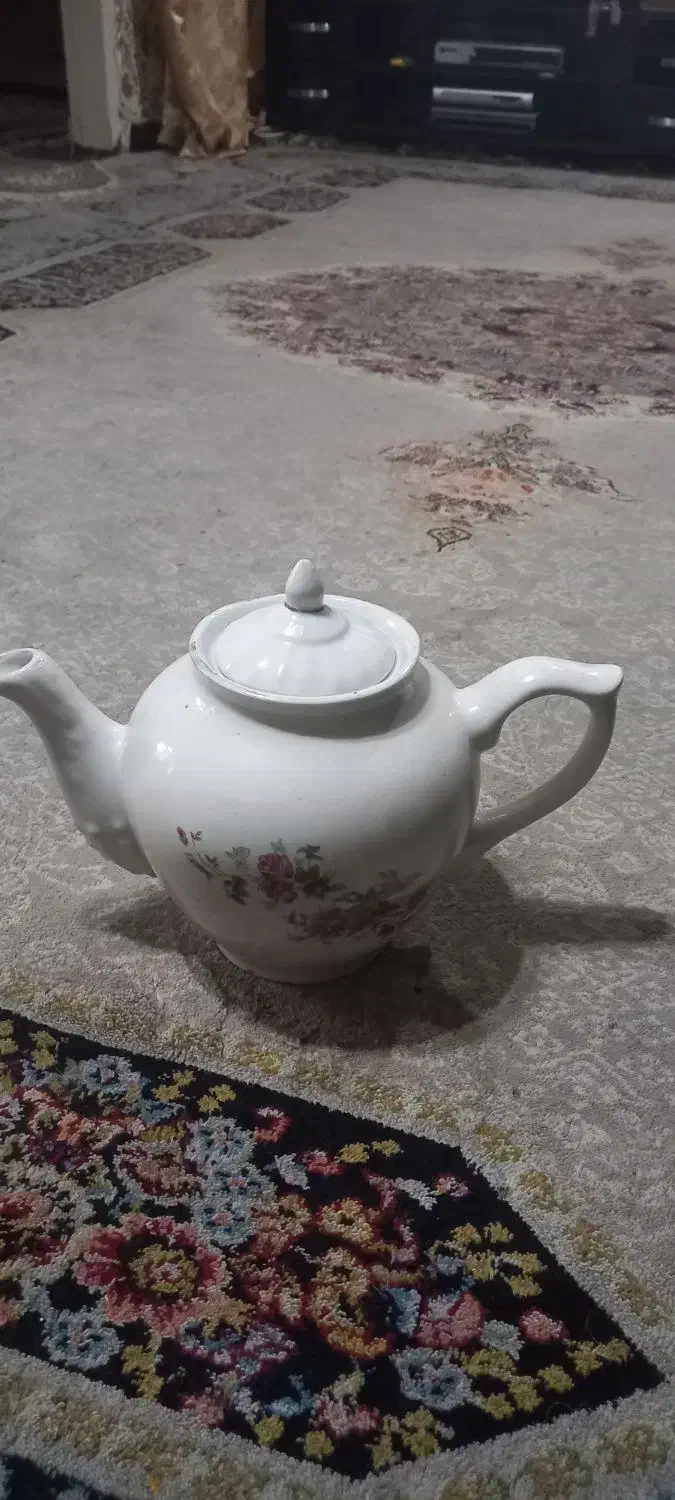 قوری چینی قدیمی جنس خوب|قوری، کتری، قهوه‌ساز دستی|کرج, حیدرآباد|دیوار