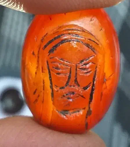 سنگ های یمنی ، زمرد زامبیا و الماس روسی|جواهرات|تبریز, |دیوار