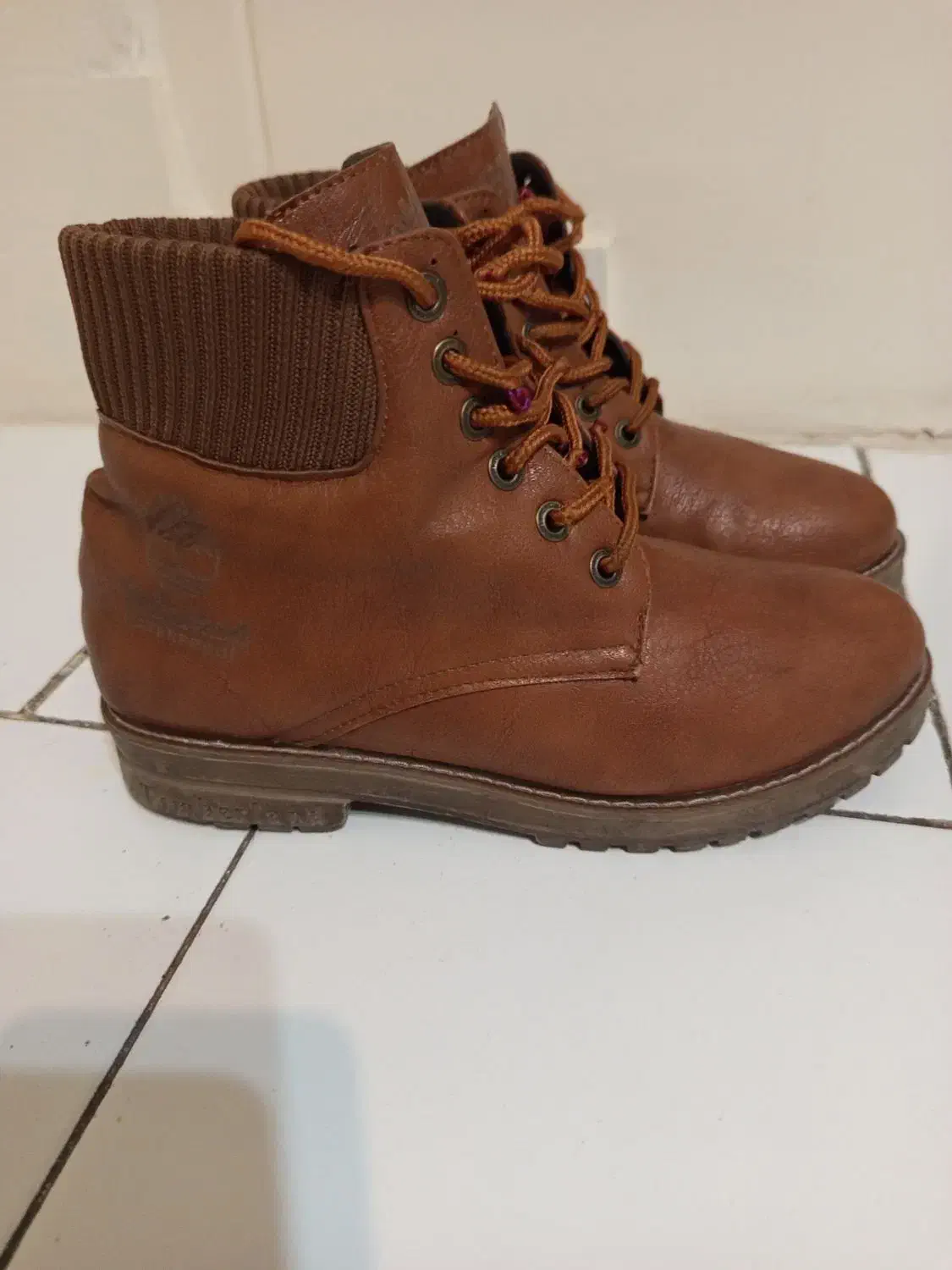 نیم بوت پسرانه در حد نو|کیف، کفش، کمربند|تهران, جوادیه|دیوار