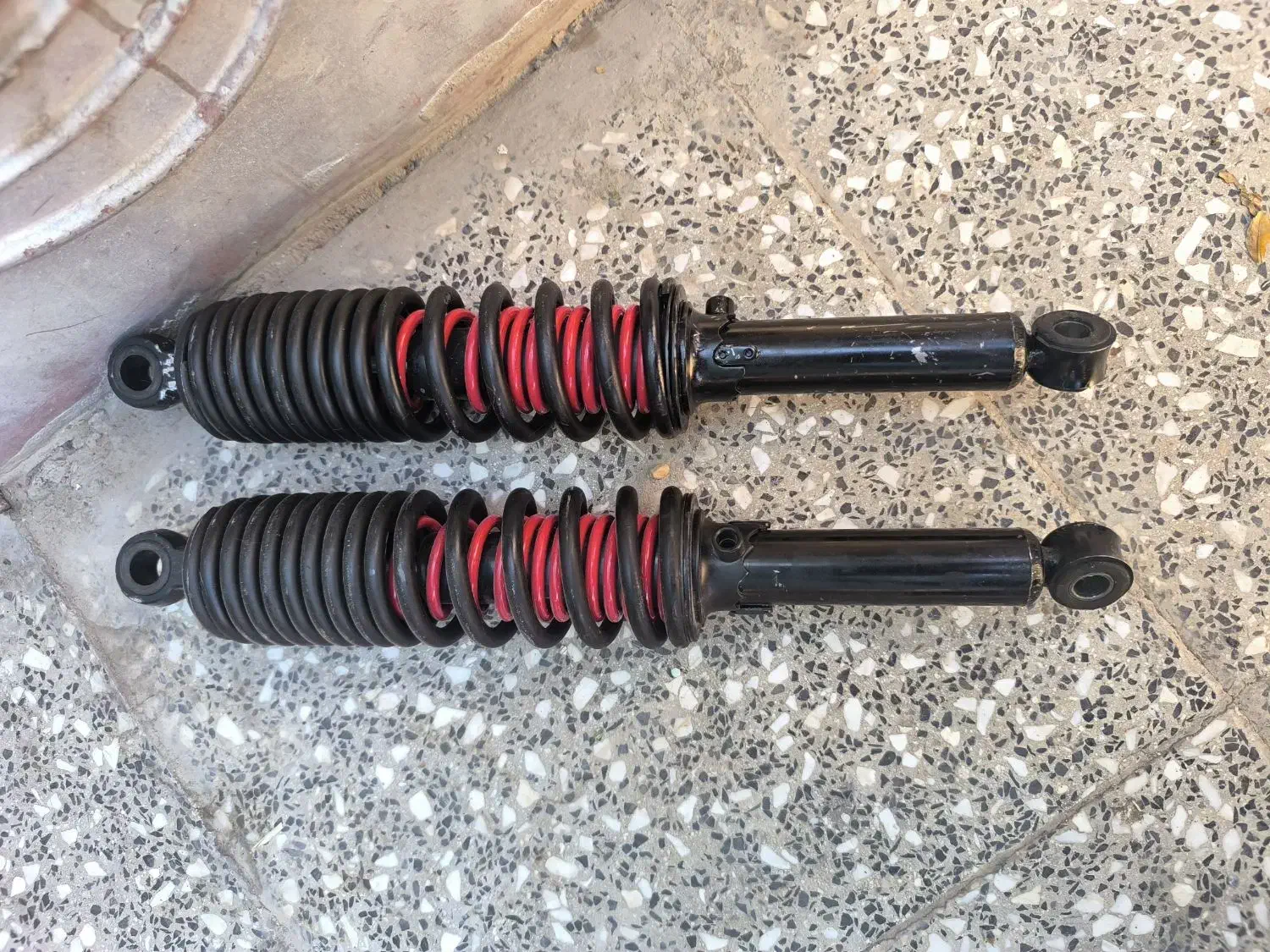 کمک فنر موتور تریل ایکسل شکاری باکسر باجاج|قطعات یدکی و لوازم جانبی|اصفهان, طامه|دیوار