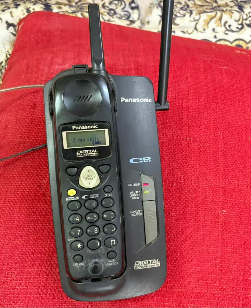 دو عدد تلفن|تلفن رومیزی|قم, زنبیل آباد|دیوار