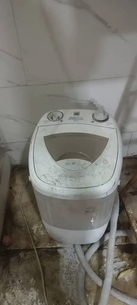 کهنه شور|ماشین لباسشویی و خشک‌کن لباس|رباط‌کریم, الارد|دیوار