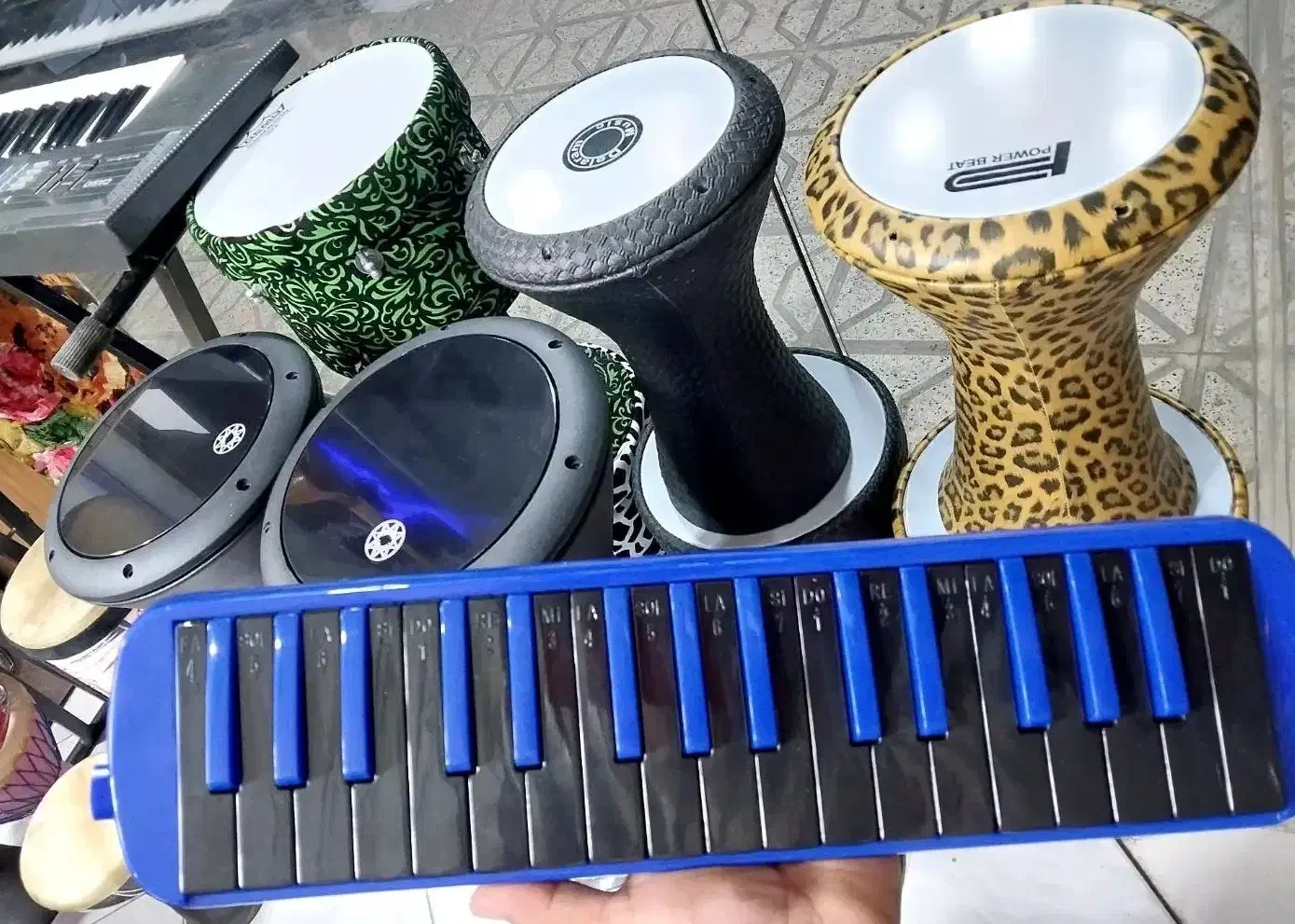 ارگ بادی کوچیک یا تمپو پایه ملودیکا با ضرب داربوکا|سازهای بادی|مشهد, طلاب|دیوار