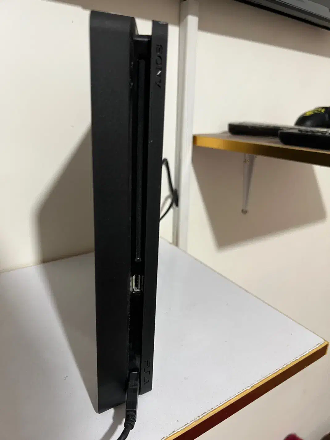 Ps4 slim 500gبا سه دسته درحد نو|کنسول، بازی ویدئویی و آنلاین|اهواز, ۲۰۰دستگاه|دیوار