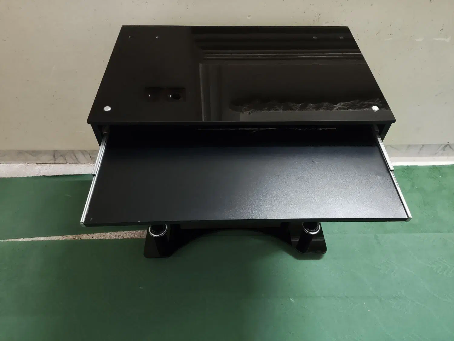 میز کامپیوتر شیشه ای مشکی|میز تحریر و کامپیوتر|یزد, |دیوار