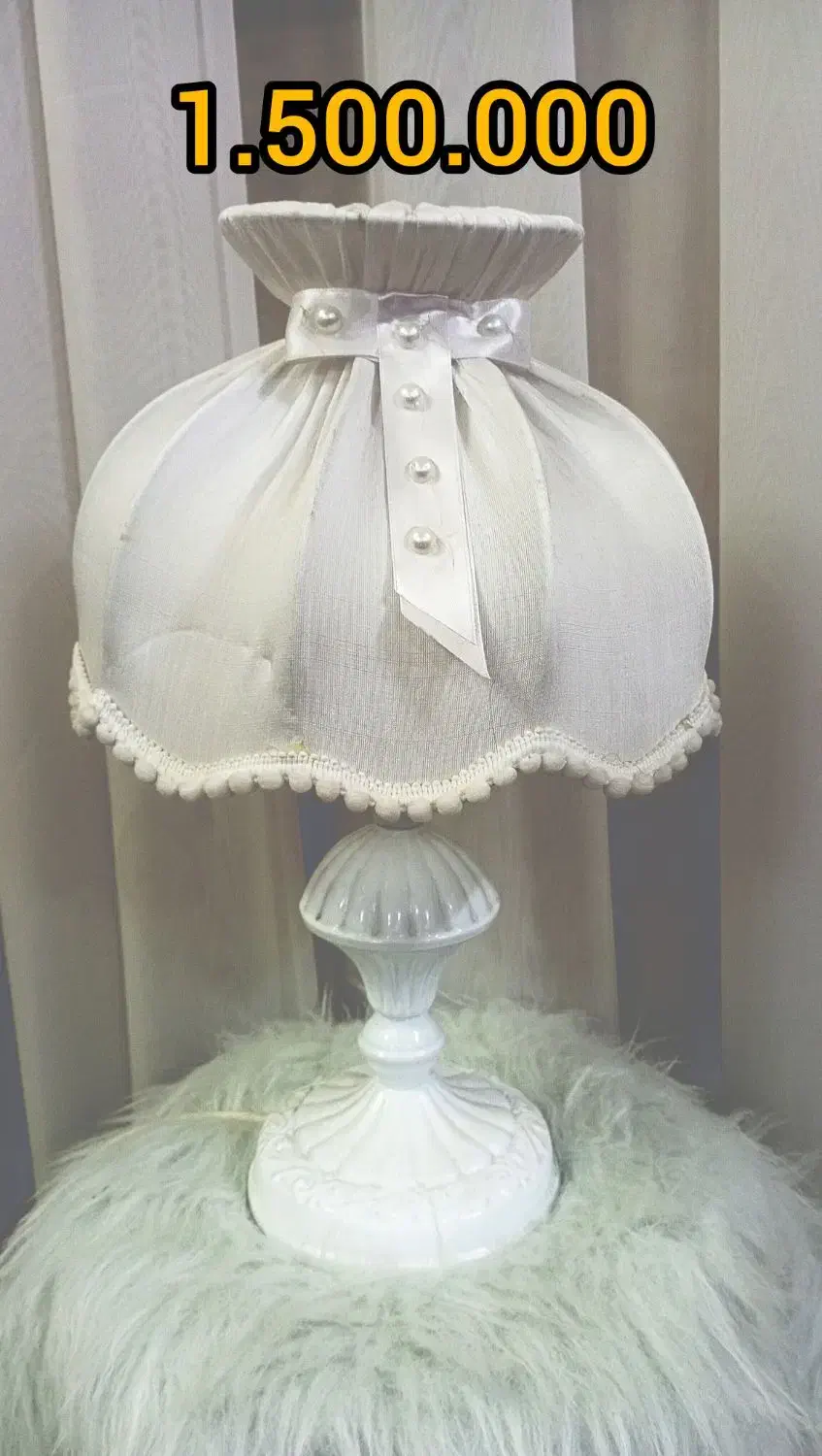 اکسسوری منزل|چراغ خواب و آباژور|قم, نوبهار|دیوار