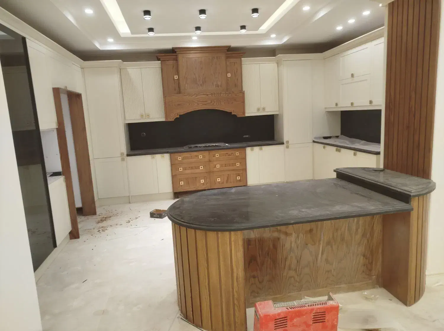 نصاب انواع کابینت mdf وکمد دیواری|خدمات پیشه و مهارت|یزد, |دیوار