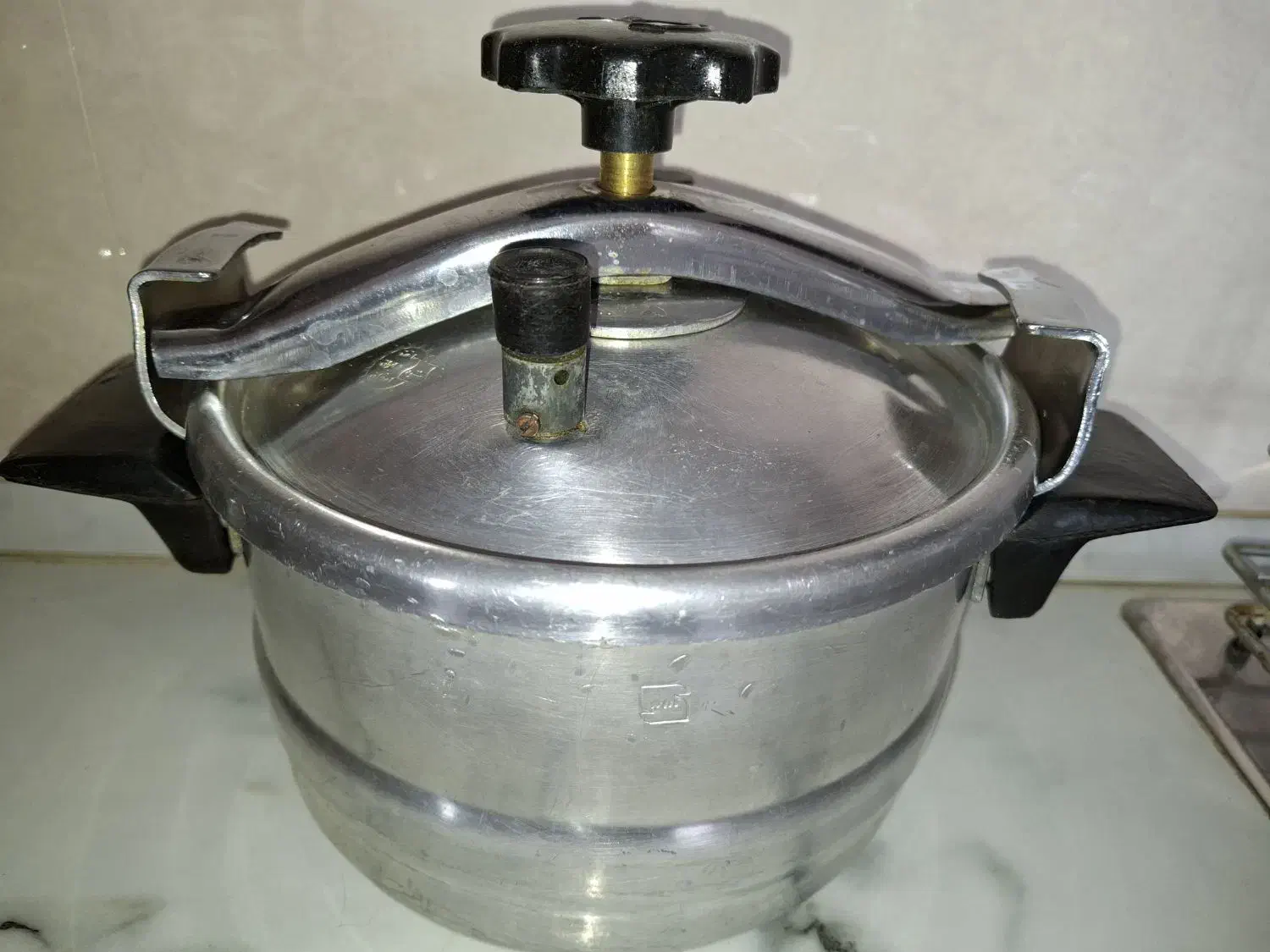 زود پز کارکرده|ظروف پخت‌وپز|تبریز, |دیوار