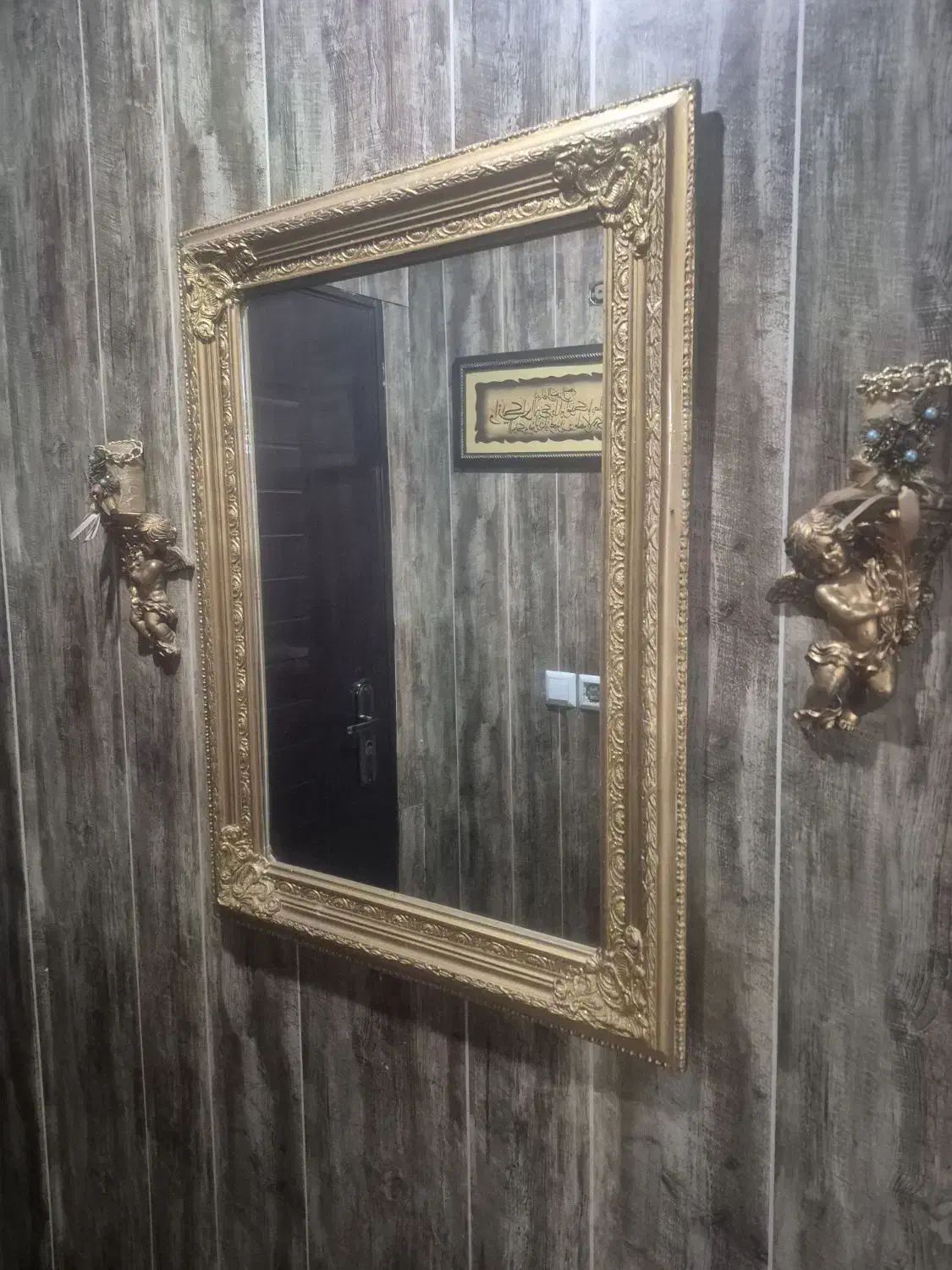 آیینه ۶۰ در ۸۰ بهمراه دو عدد دیوار کوب طلایی|آینه|مشهد, الهیه|دیوار
