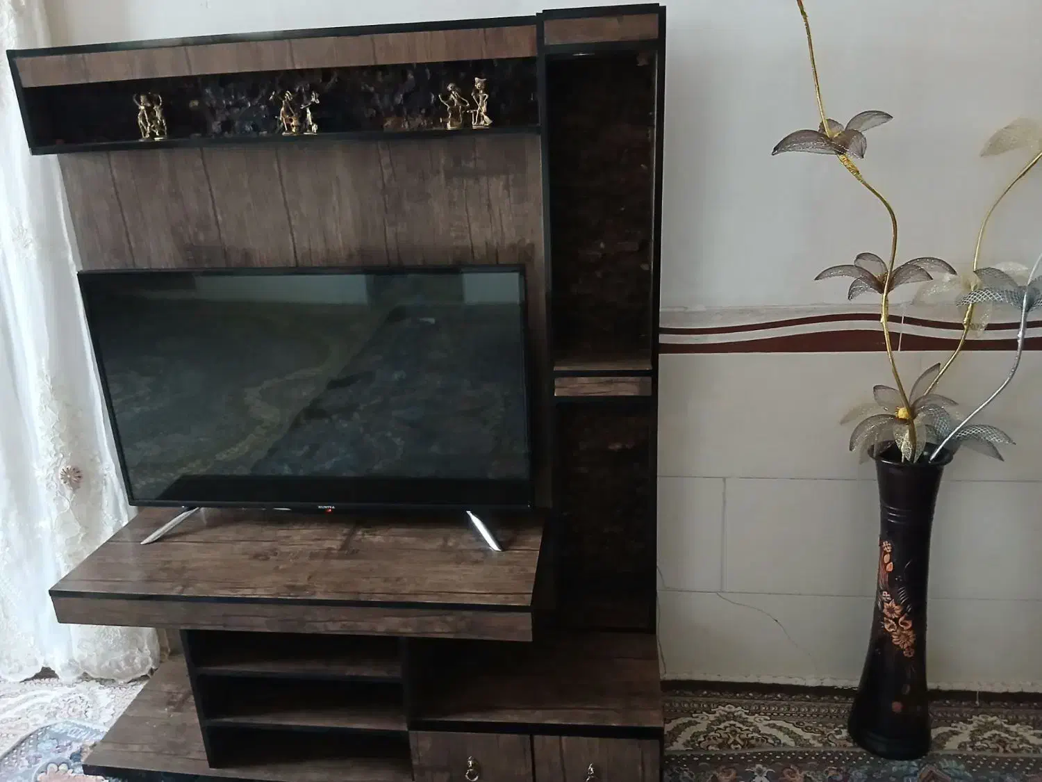 میز تی وی|میز تلویزیون|بوئین زهرا, |دیوار