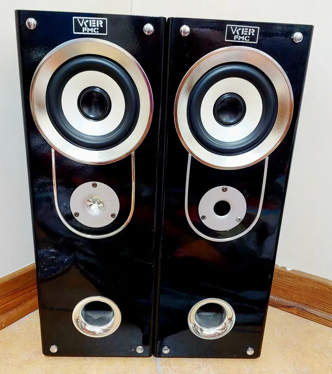 جفت باند سیستم صوتی خانگی با صدای خیلی با کیفیت|سیستم صوتی خانگی|تهران, خواجه نظام الملک|دیوار