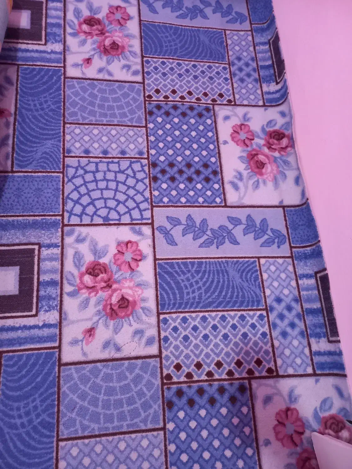 موکت آبی خوشرنگ در حد نو حدودا ۷ متر  و فرش|موکت|محمدیه-قزوین, |دیوار