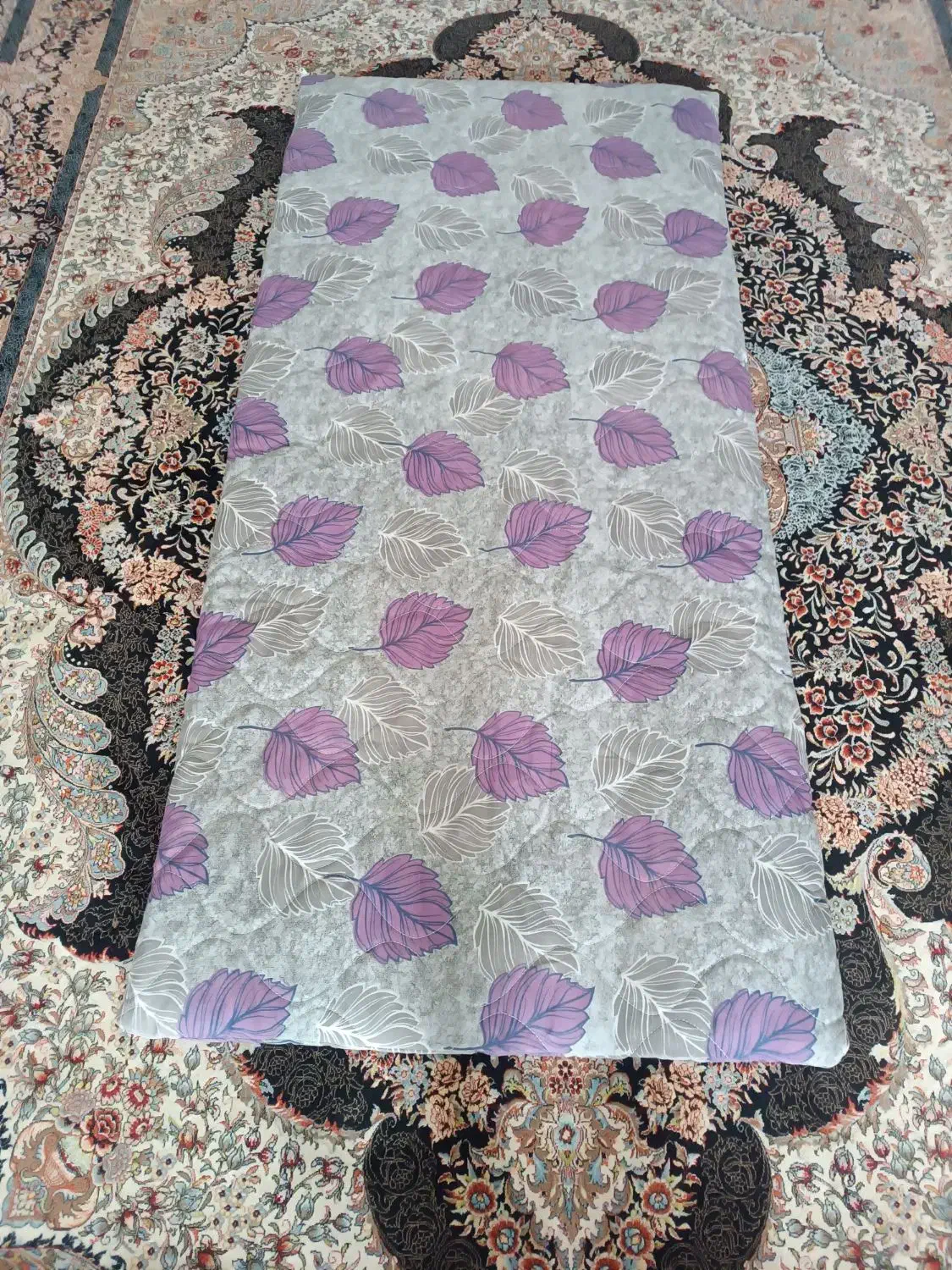 دو عدد تشک مسافرتی به همراه دو عدد لحاف|رختخواب، بالش، پتو|قدس, شهرقدس|دیوار