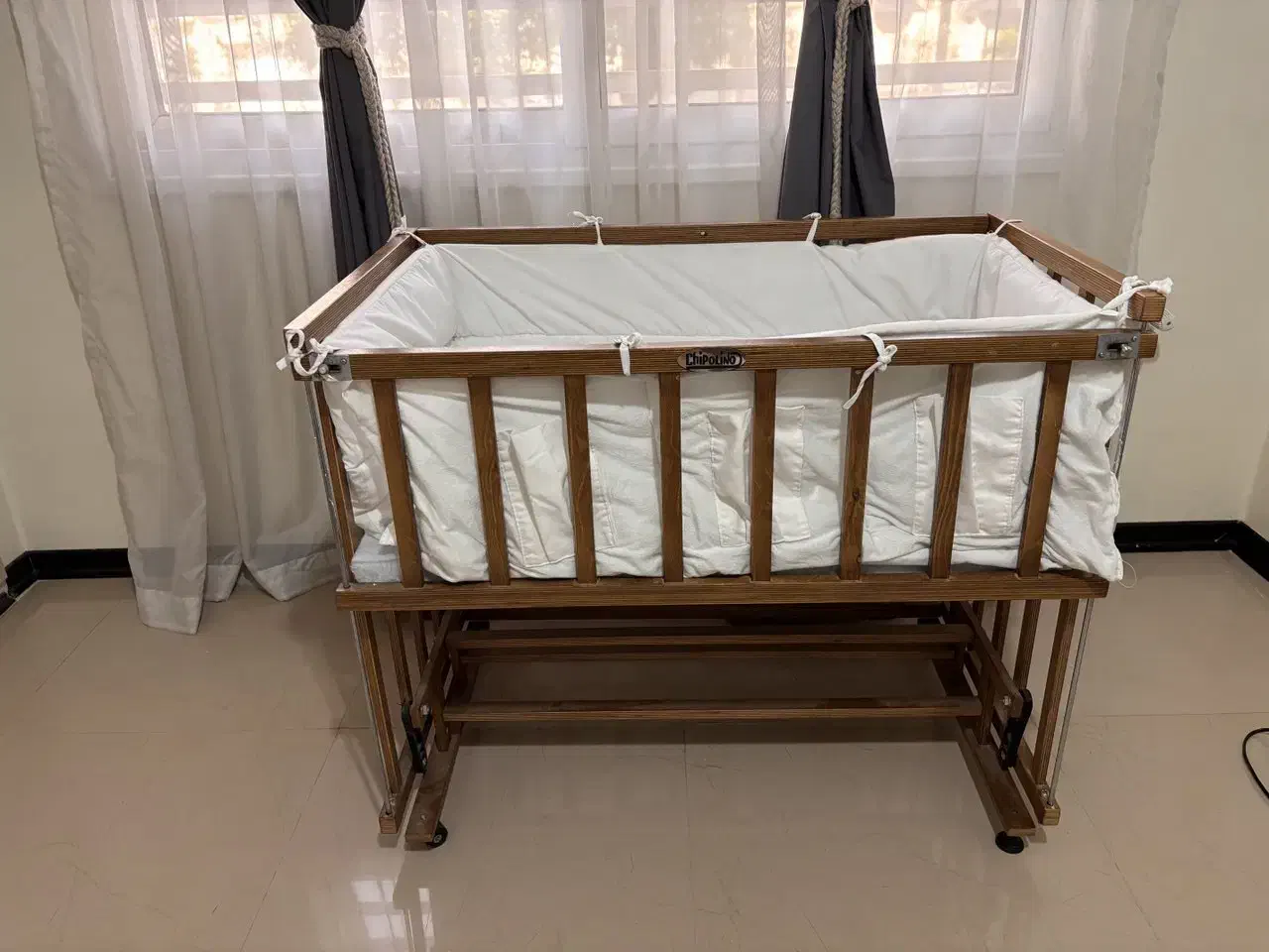 تخت گهواره چیپولینو کنار مادر|تخت و صندلی بچه|تهران, گلستان (شهرک راه آهن)|دیوار