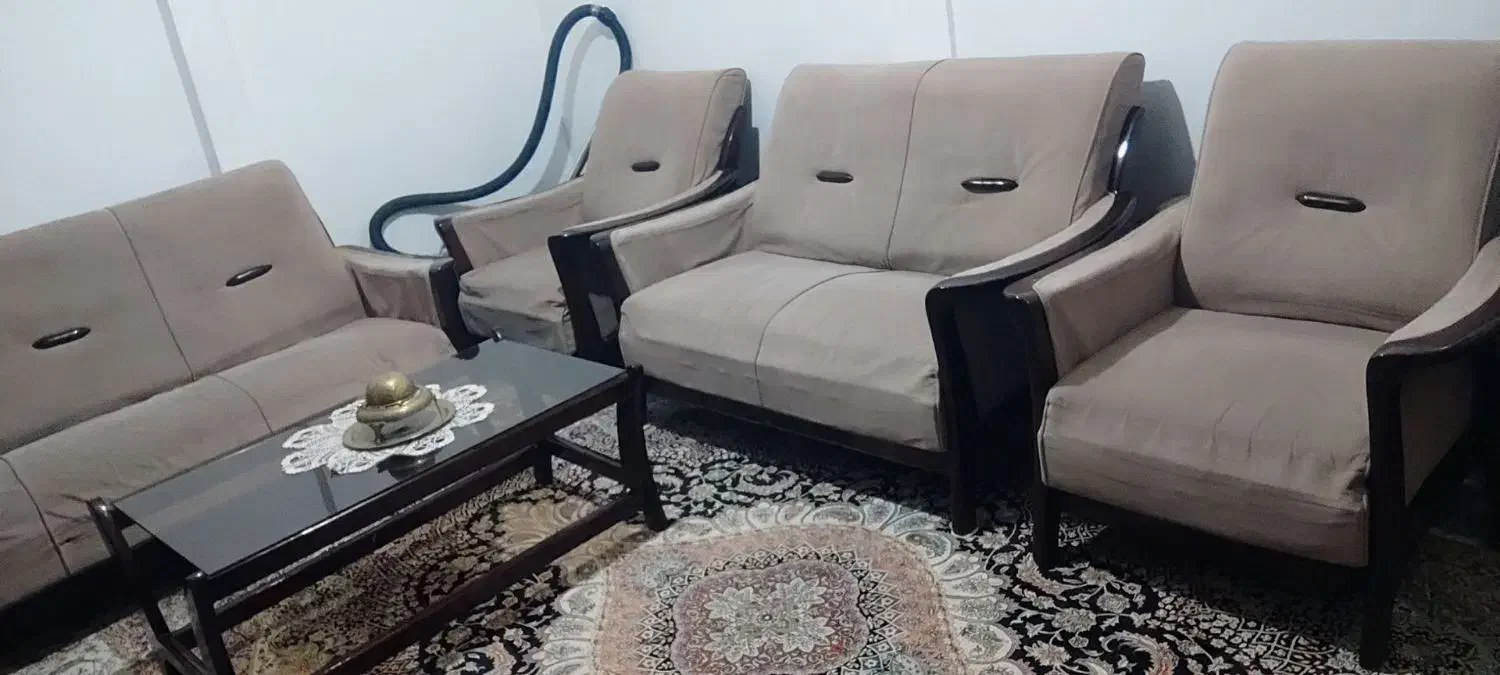 مبل راحتی|مبلمان خانگی و میز عسلی|رباط‌کریم, شترخوار|دیوار