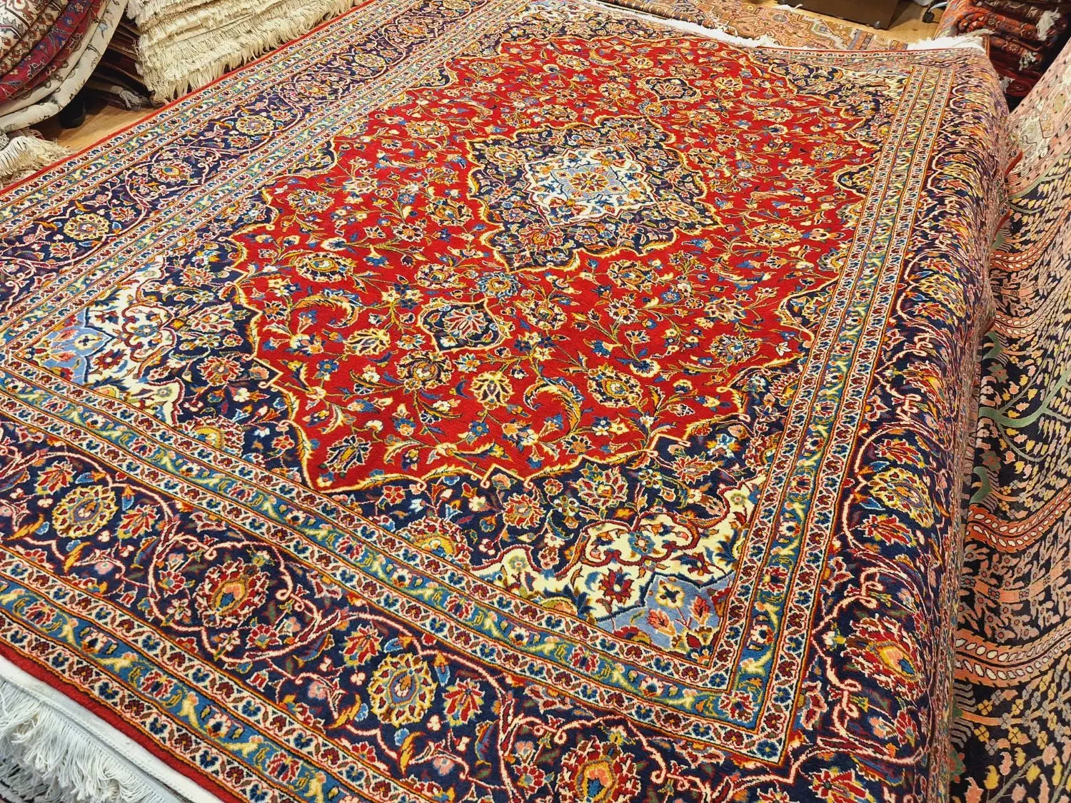 قالی ۹متری دستباف کاشان لاکی رنگ|فرش|تهران, اکباتان|دیوار