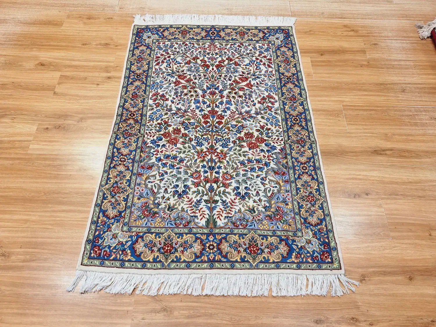 ذرع و نیم دستباف کرمان ریزبافت|فرش|تهران, اکباتان|دیوار