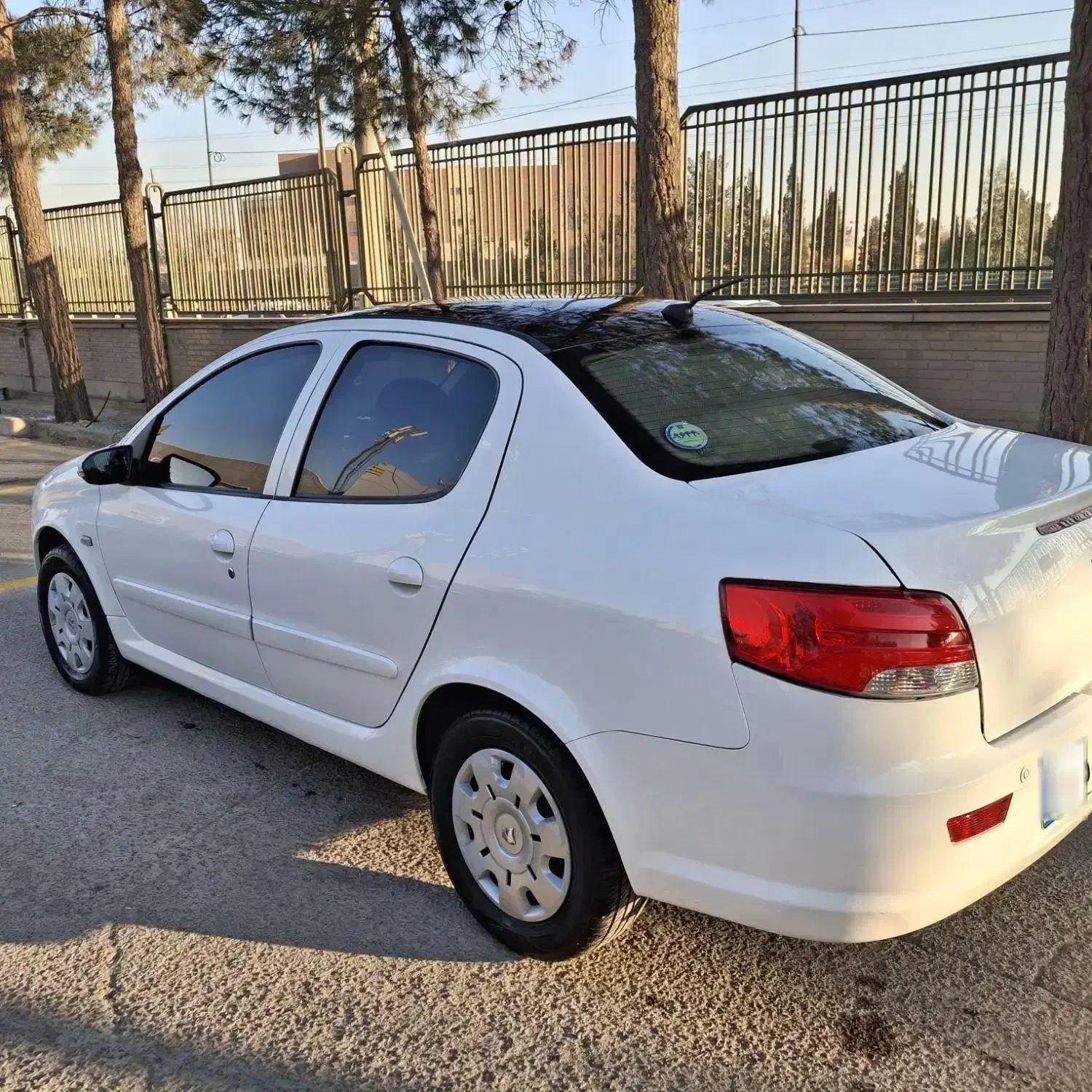 رانا پلاس پانوراما 1401 سقف شیشه|خودرو سواری و وانت|اصفهان, ملک‌شهر|دیوار