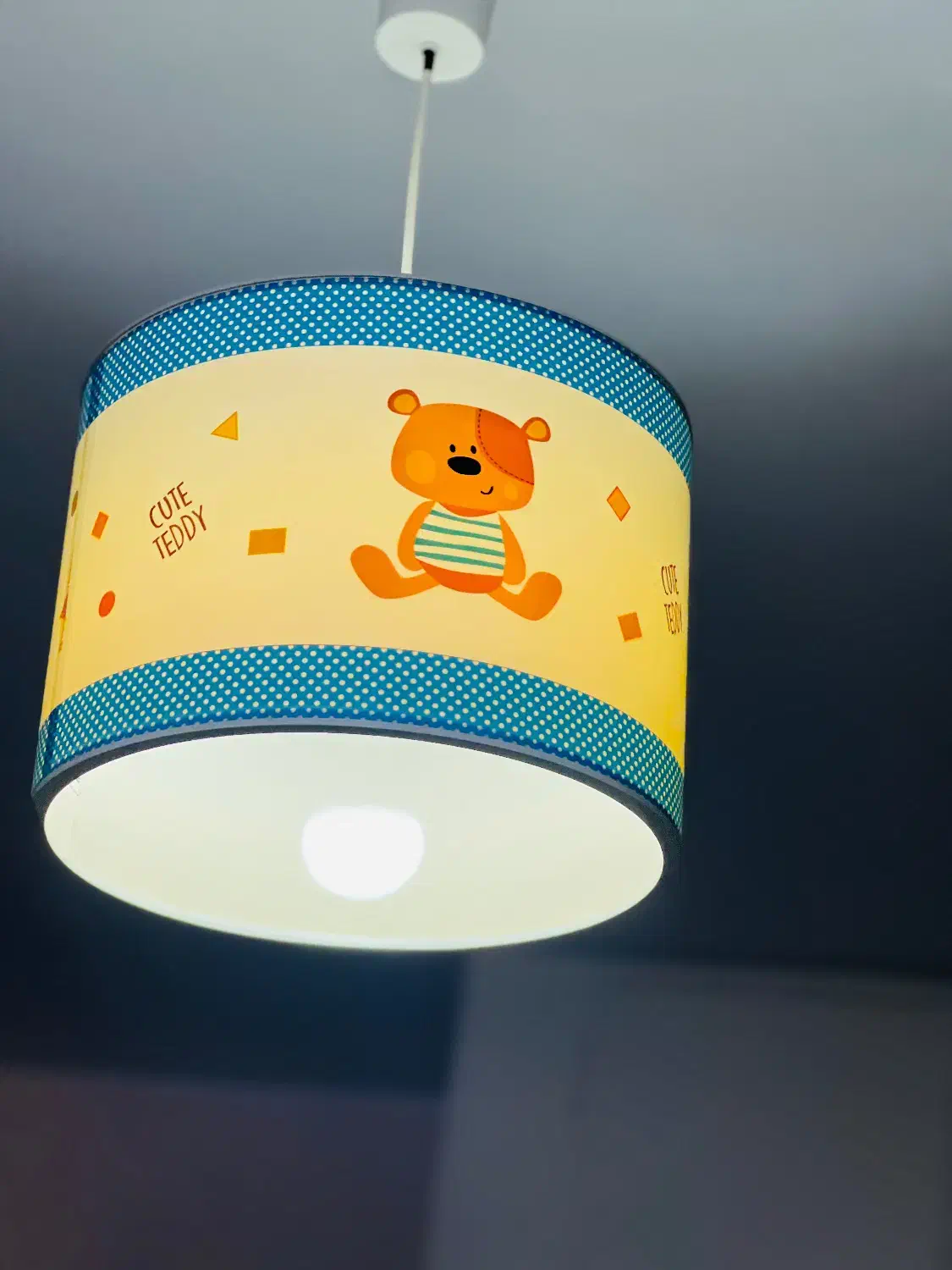 ست ۴تیکه آباژور و لوستر و ساعت کودک و تابلو|اسباب و اثاث بچه|تهران, صادقیه|دیوار