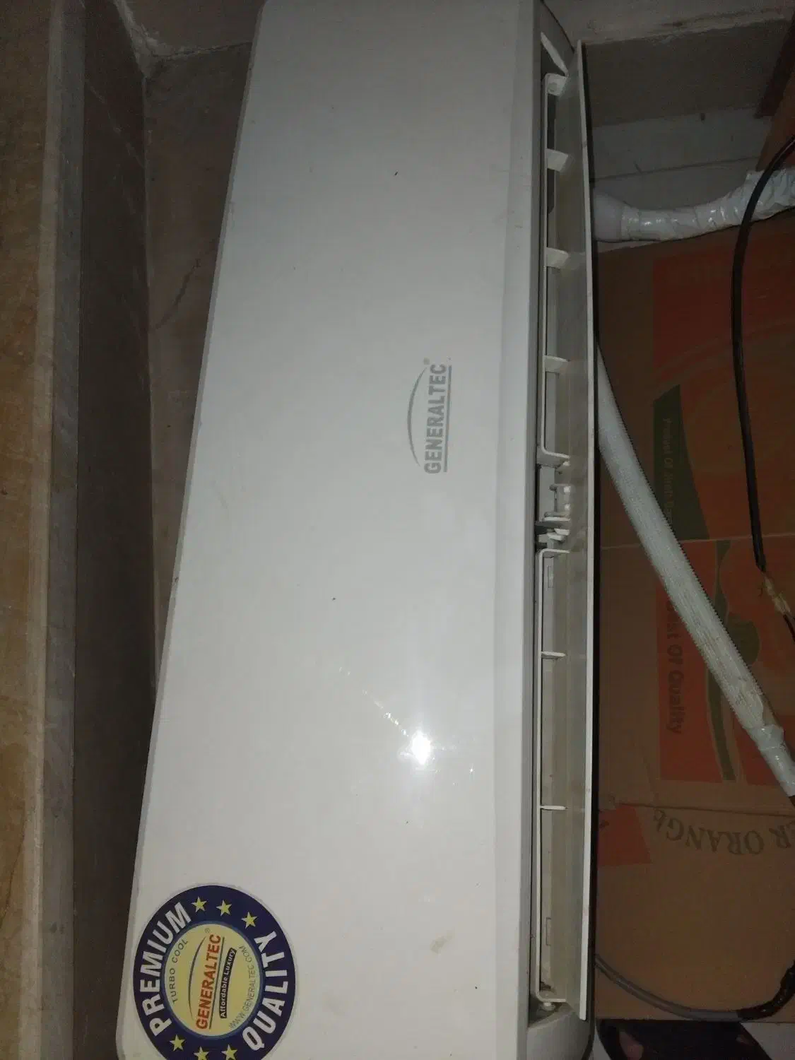 اسپیلت|کولر گازی و فن‌کوئل|جیرفت, |دیوار