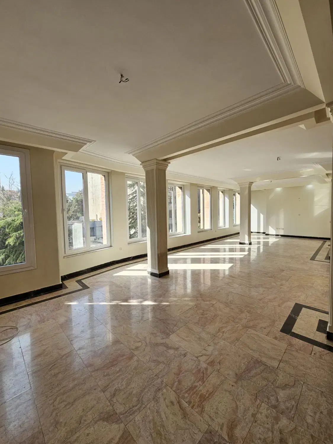 فروش ۱۸۰ متر زعفرانیه رو به آفتاب (کلید در اختیار)|فروش آپارتمان|تهران, زعفرانیه|دیوار