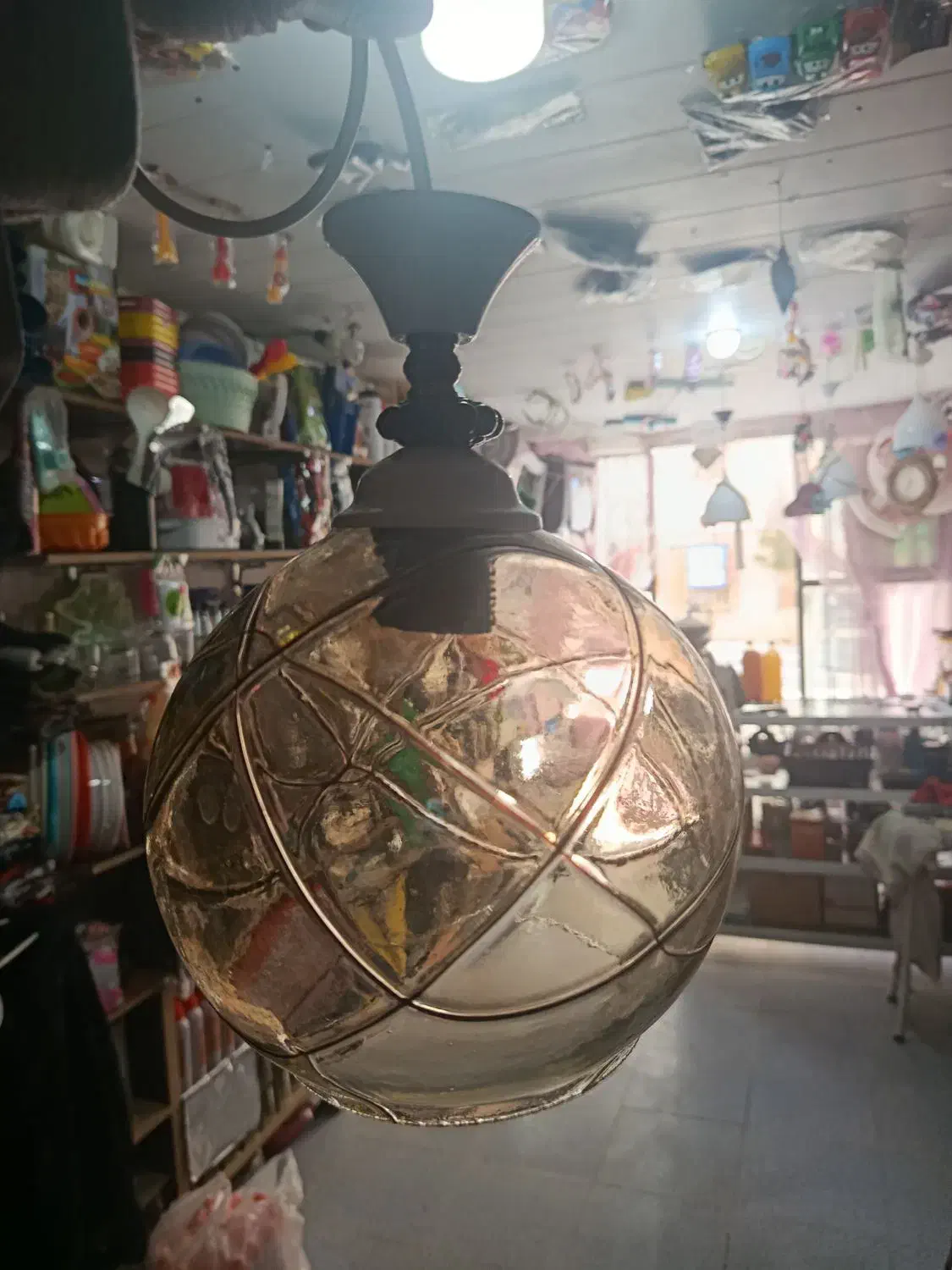 لوستر تکی|لوستر و چراغ آویز|شهرکرد, |دیوار