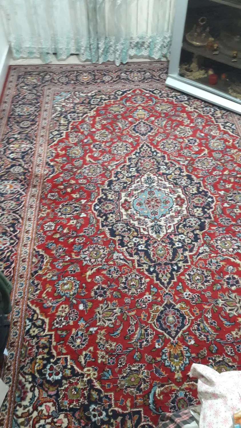 یک تخته فرش ۶متری کاشان زمینه قرمز|فرش|تهران, تهرانپارس جنوبی|دیوار