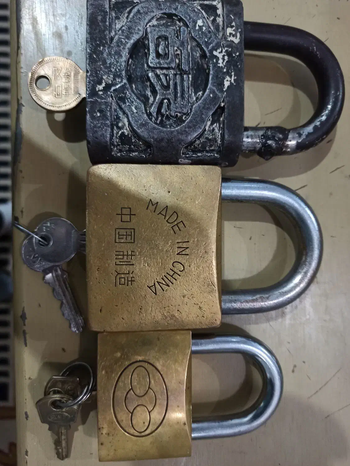 قفل لارک عتیقه قدمت جنگ جهانی دوم|کلکسیون اشیاء عتیقه|زرقان, |دیوار