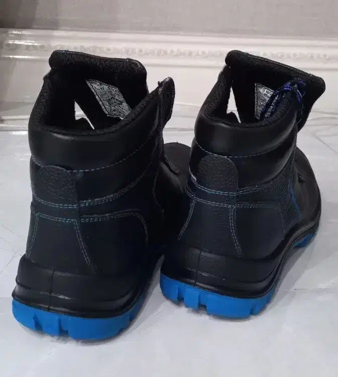 بوت ایمنی مهندسی برند ساتر|کیف، کفش، کمربند|اندیمشک, |دیوار