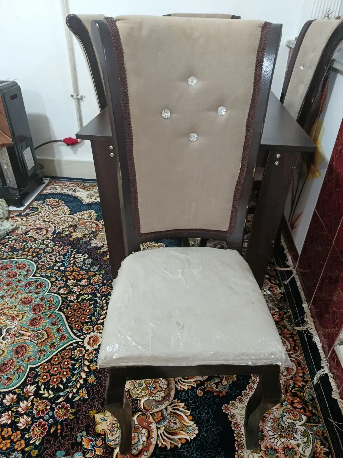 میز غذا خوری ۴نفره درحدنو|میز و صندلی غذاخوری|تاکستان, |دیوار