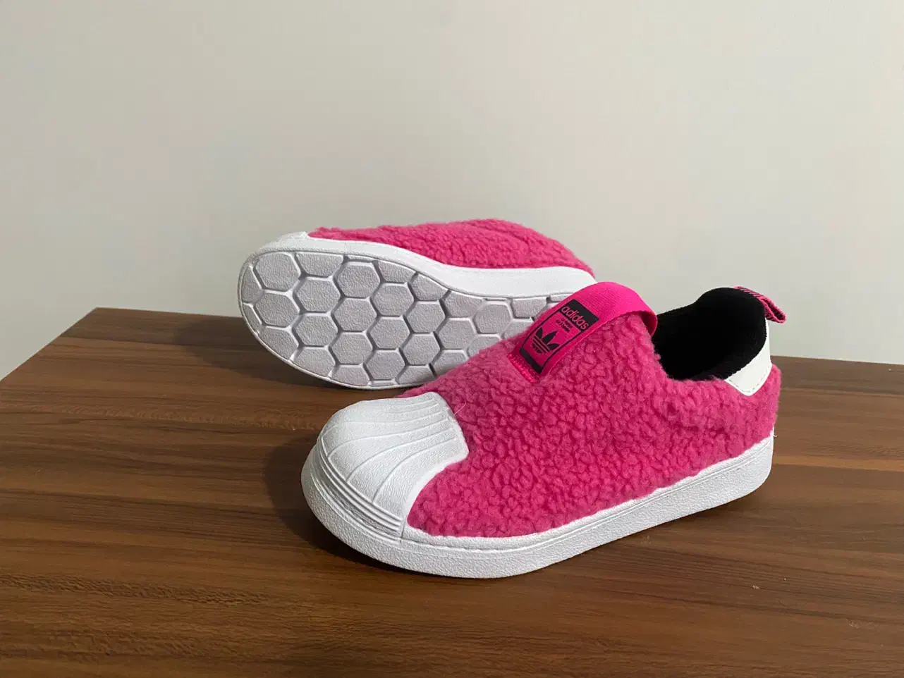 کفشهای برند آدیداس|کیف، کفش، کمربند|جهرم, |دیوار