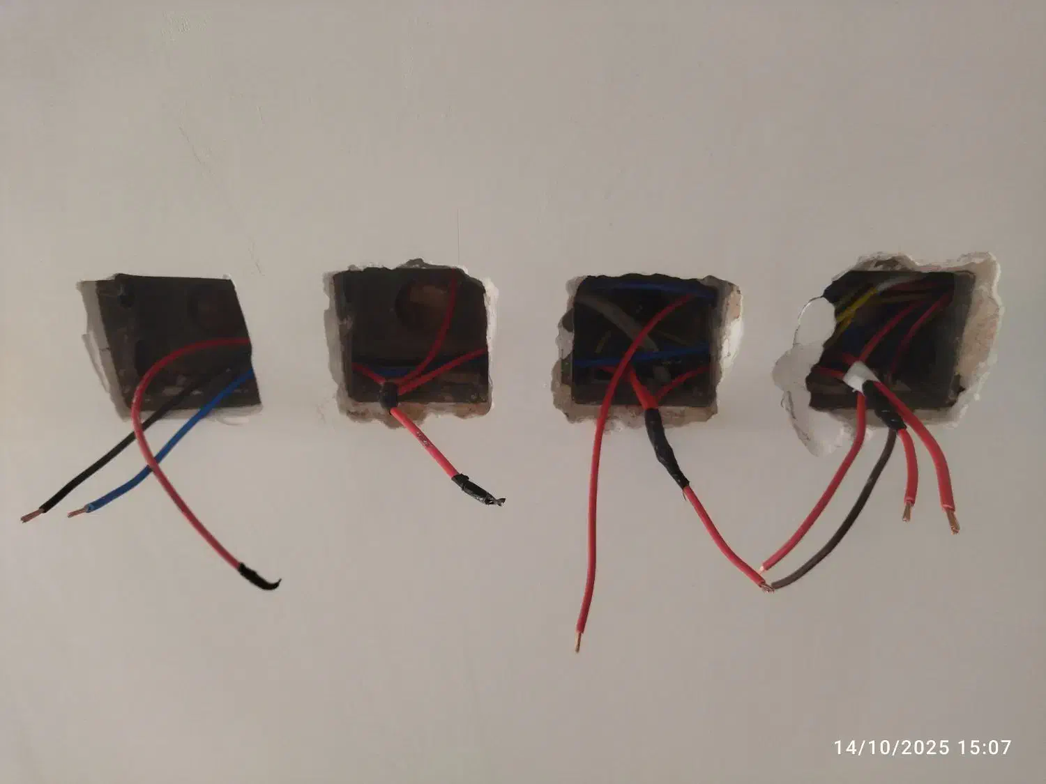 سیم کشی و برقکاری ساختمان|خدمات پیشه و مهارت|مراغه, |دیوار