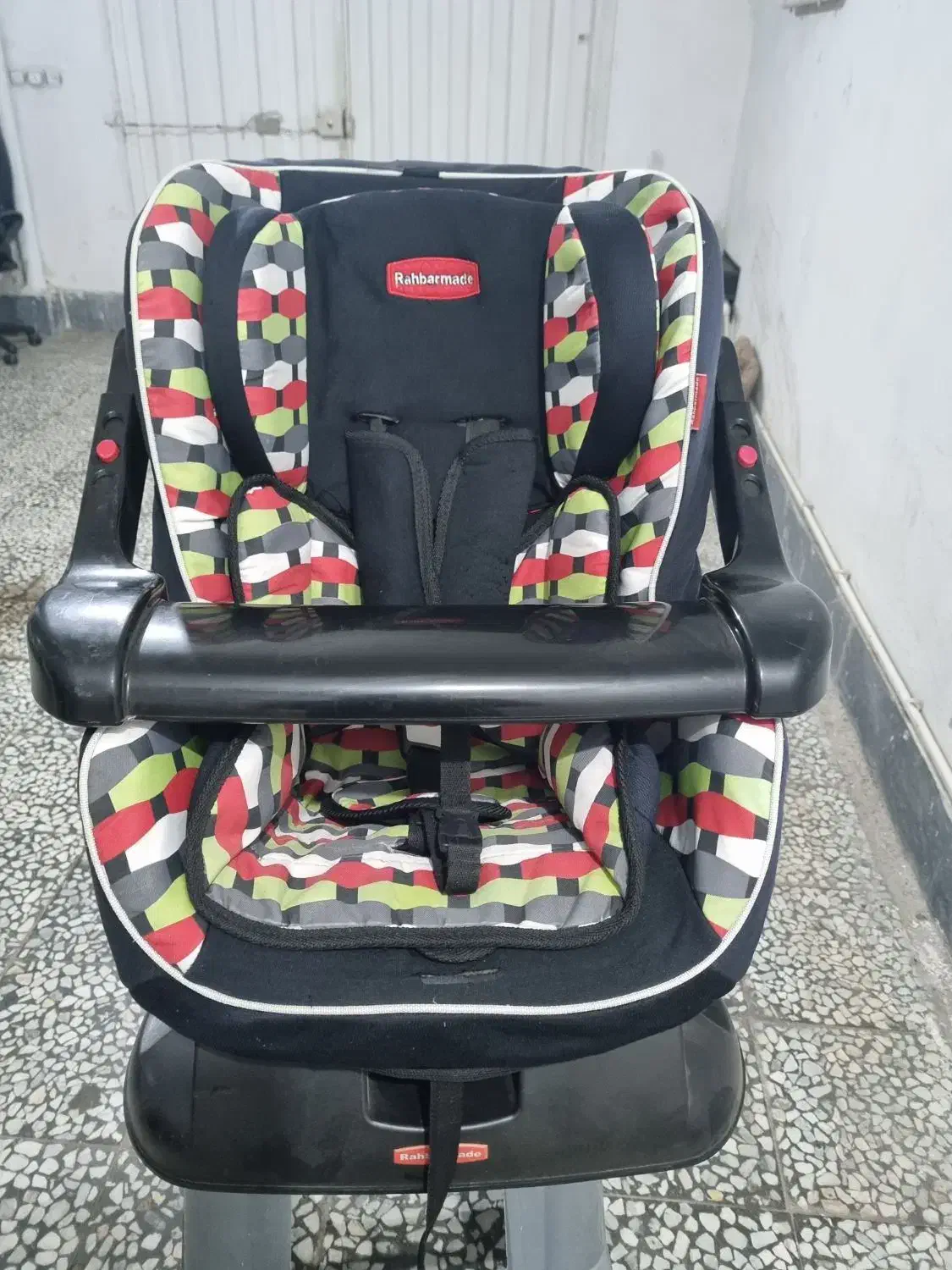 صندلی ماشین کودک|تخت و صندلی بچه|رشت, گلزاران|دیوار