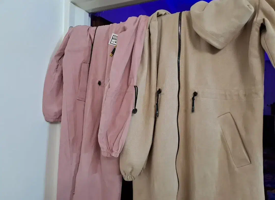 پالتو سویت و شال|لباس|ری, علایین|دیوار