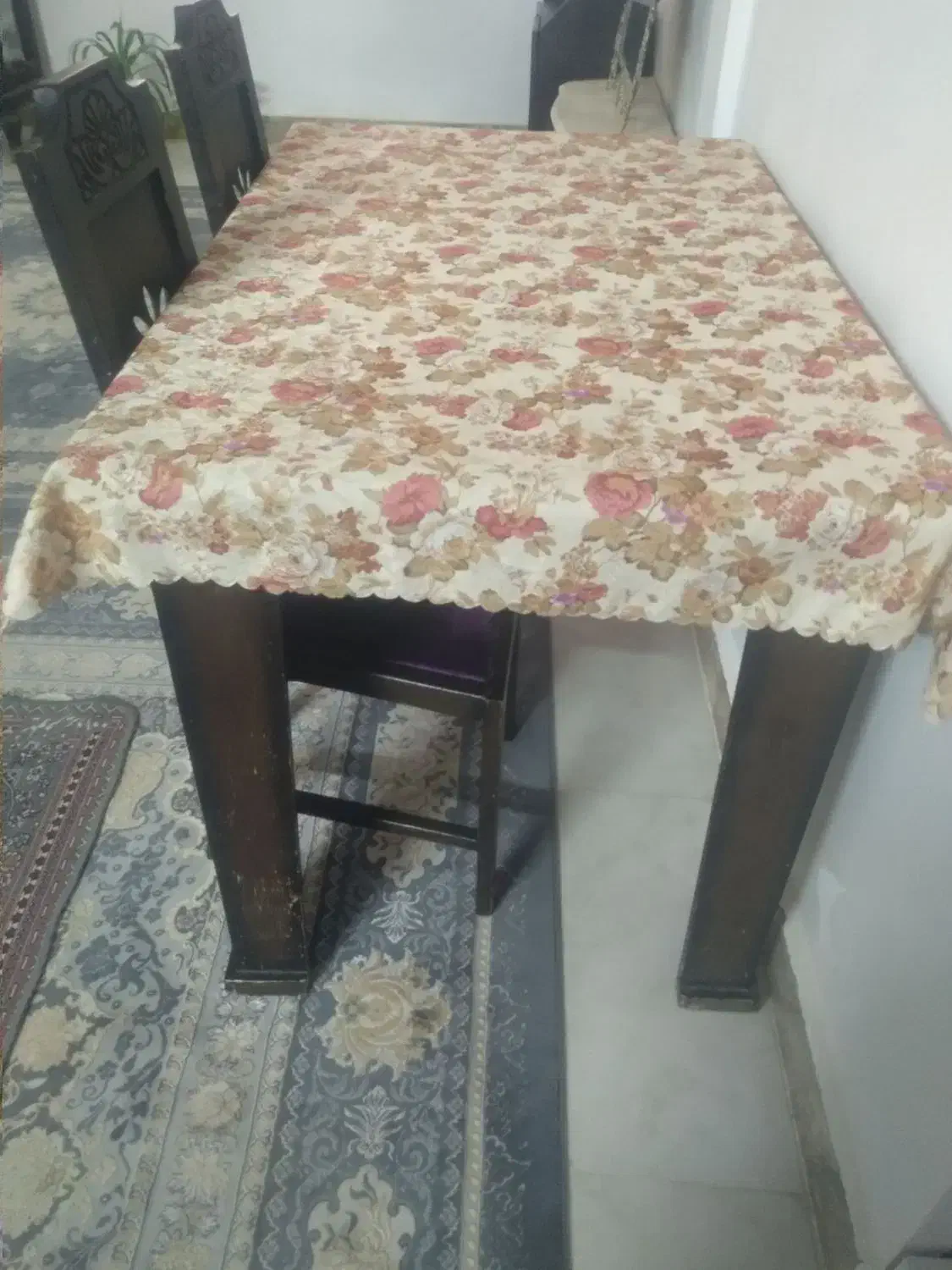 میزناهارخوری‌|میز و صندلی غذاخوری|سبزوار, قصبه شرقی|دیوار