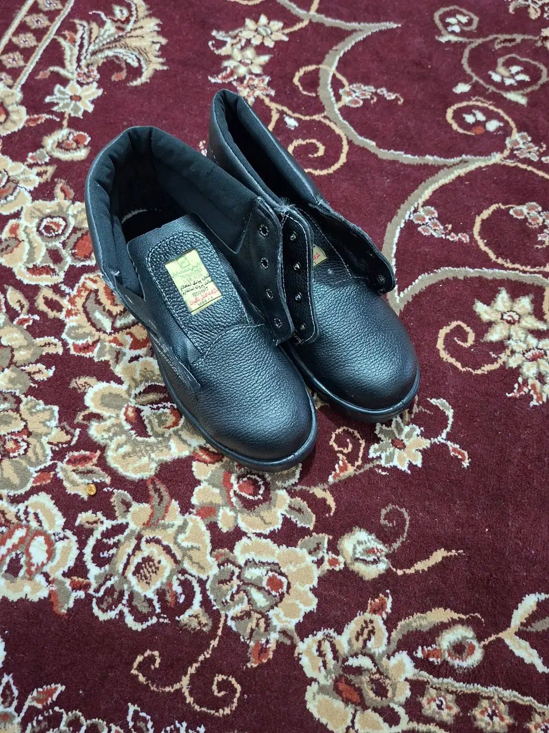 کفش ایمنی نگهبان|کیف، کفش، کمربند|دوگنبدان, |دیوار