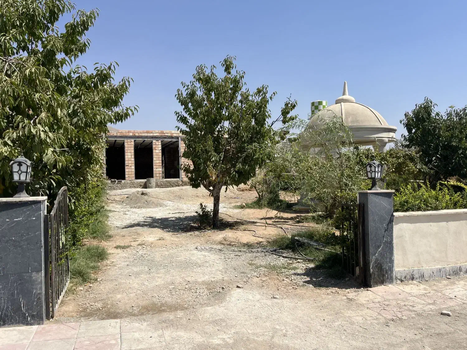 ۴۵۲ متر باغ،همراه با ۲۰۰ متر بنای نیمه کاره،فشند|فروش زمین و ملک کلنگی|هشتگرد, فشند|دیوار