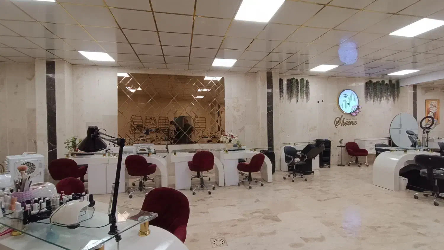 ۱۶۰ متر/ ارتفاع سقف ۳/۵متر /فاز۴ بَرمیدان توحید|اجارهٔ مغازه و غرفه|اندیشه, اندیشه فاز ۳|دیوار