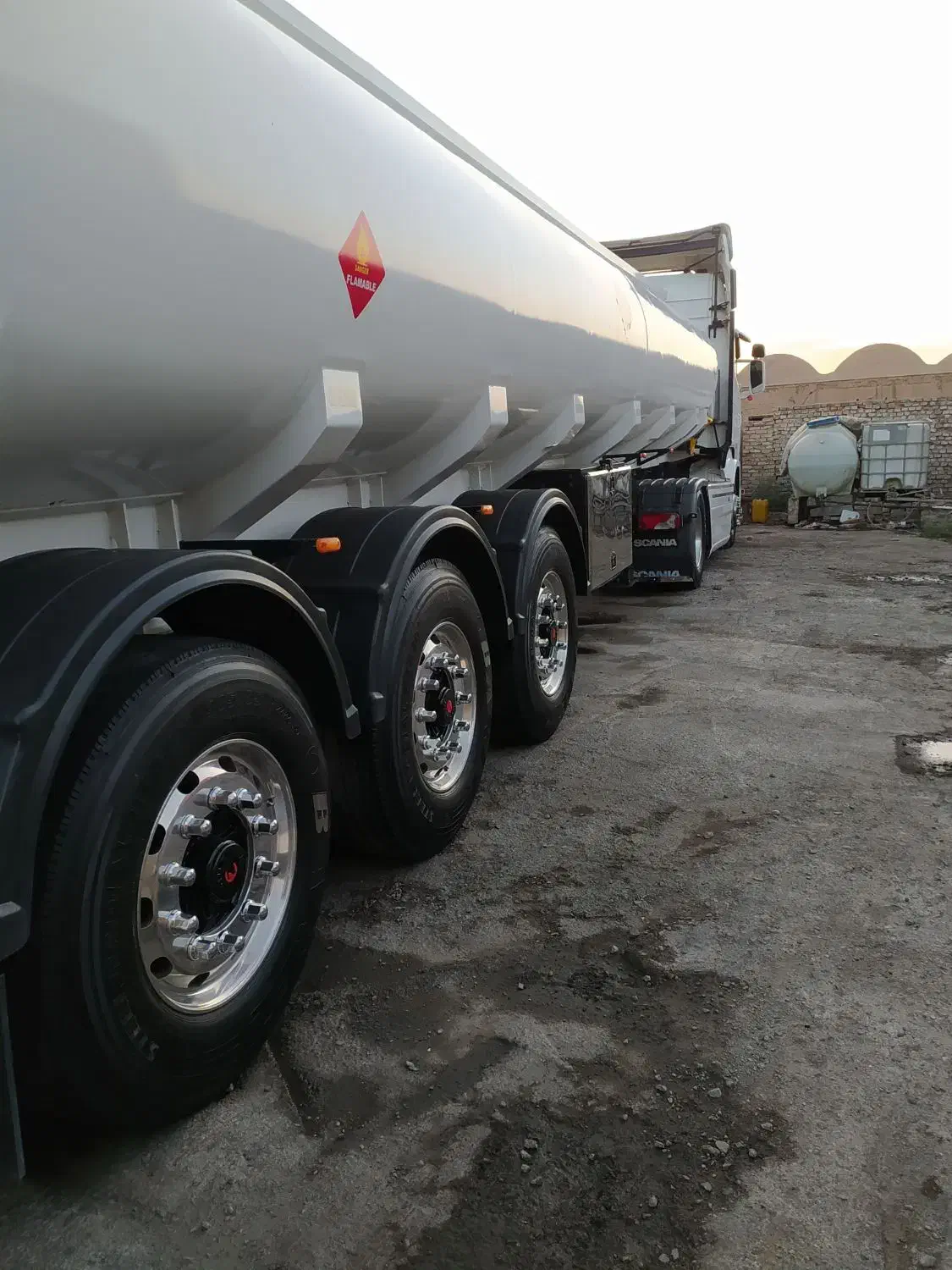 فروش تانکر حمل سوخت شرکت نفتی|خودرو سنگین|مشهد, آیت الله خامنه‌ای|دیوار