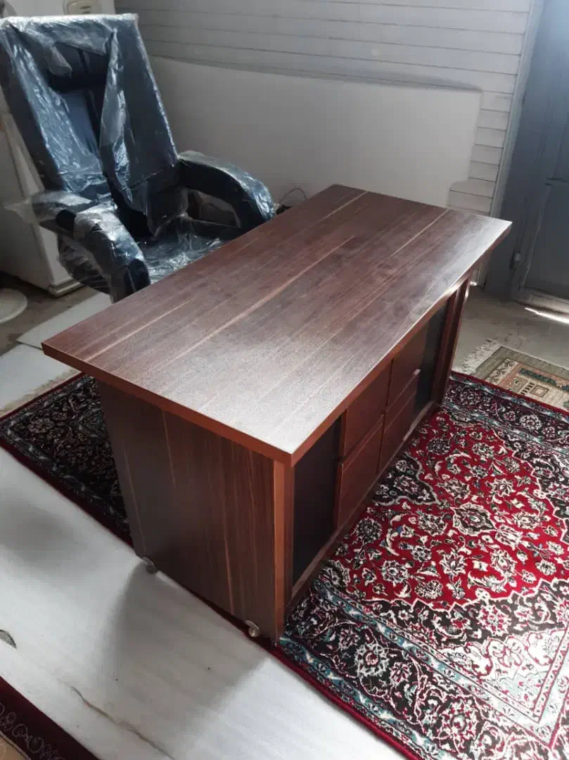 میز اداری|مبلمان اداری|هشتگرد, هیو|دیوار